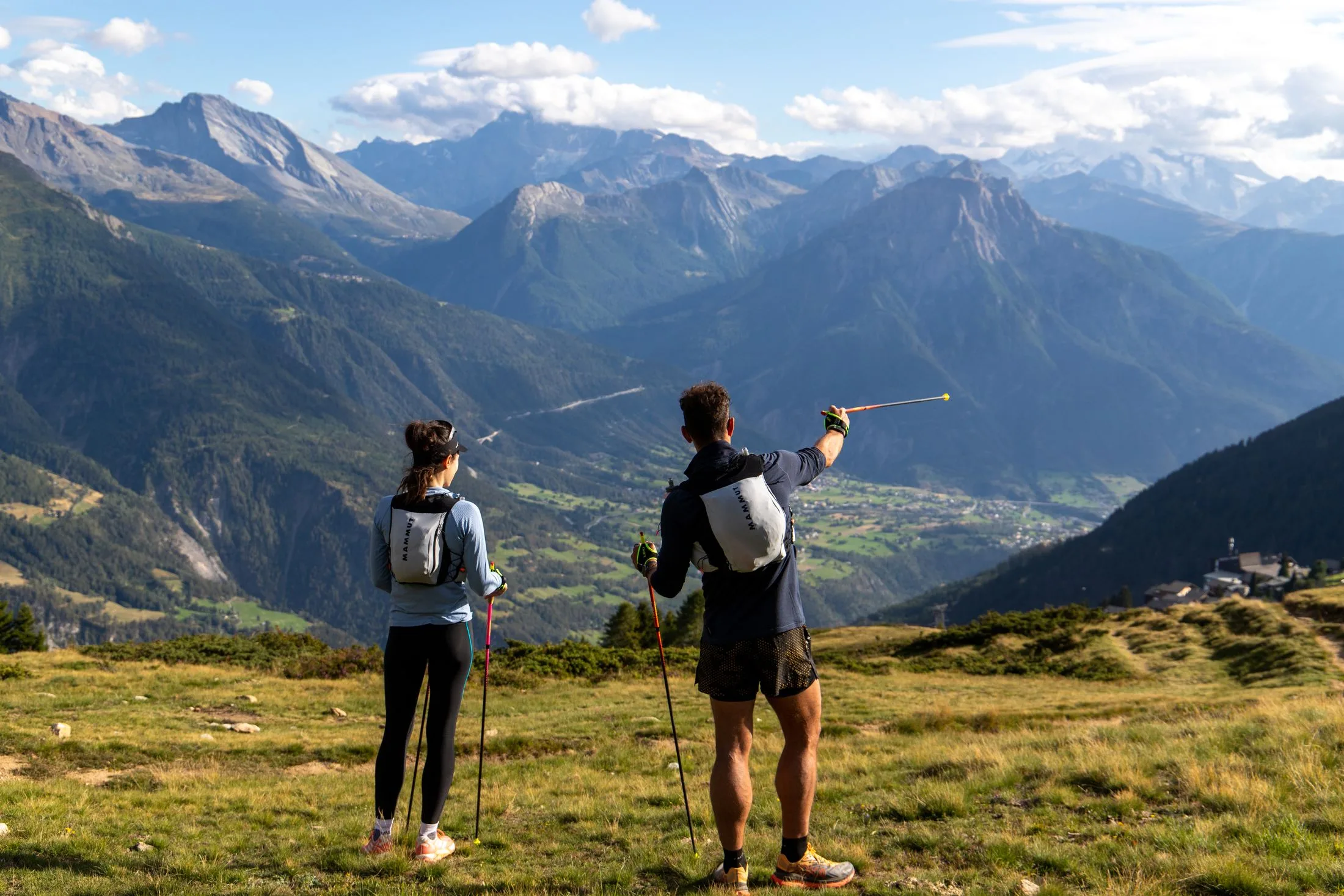 Alex Grabher guiding a group on a trail